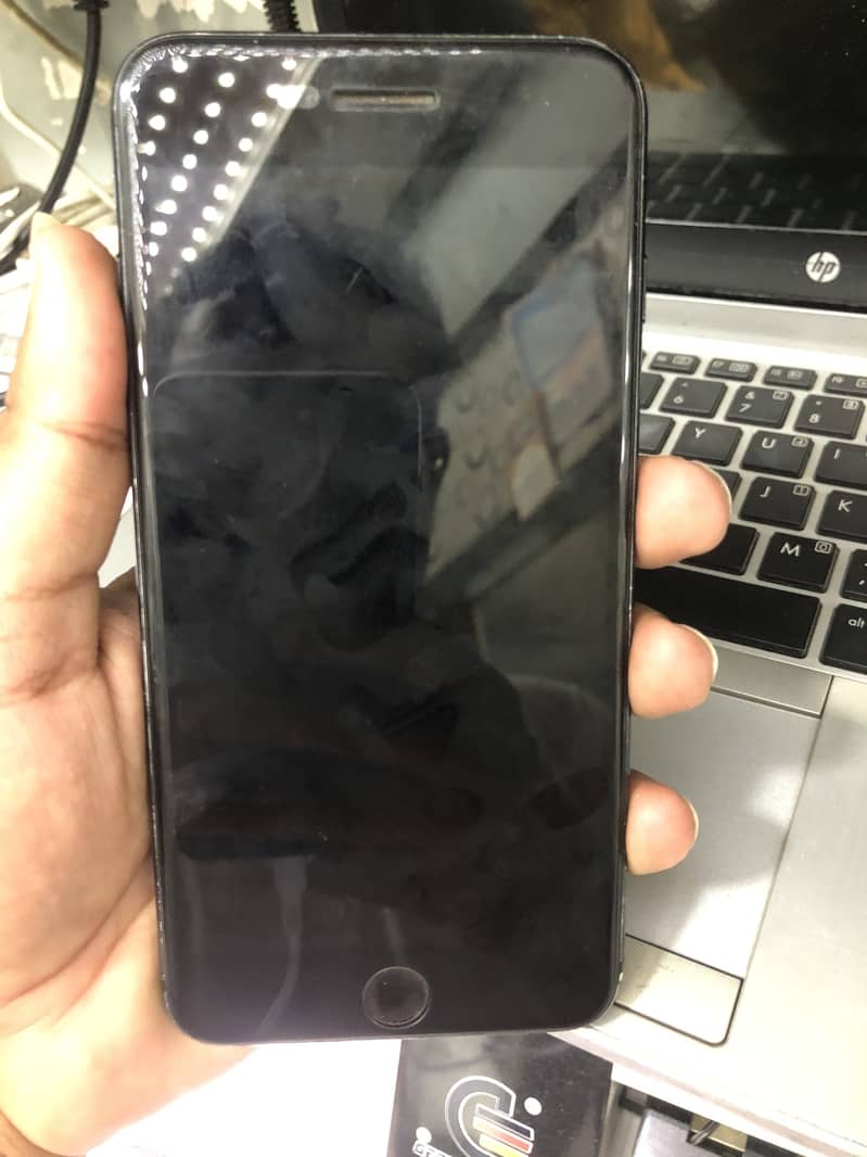 Apple iPhone 7 Plus 5