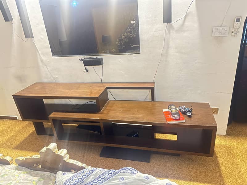 TV Console 0