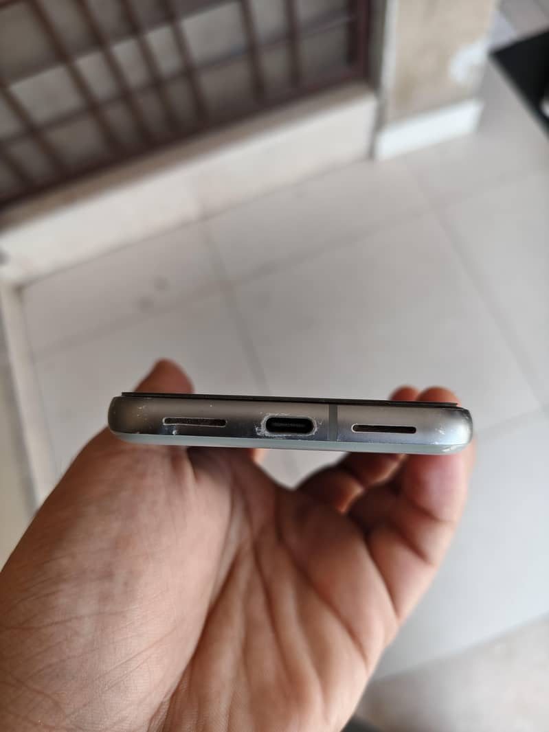 Google Pixel 8 5