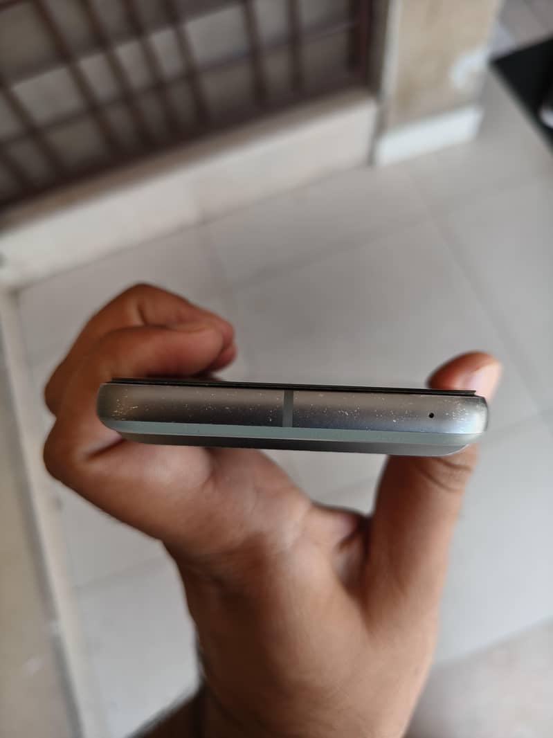 Google Pixel 8 6