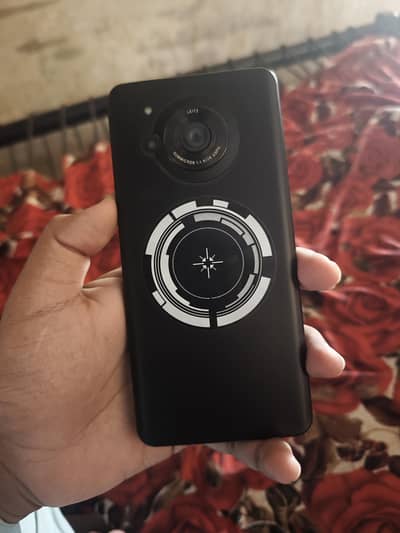 Sharp Aquos R7