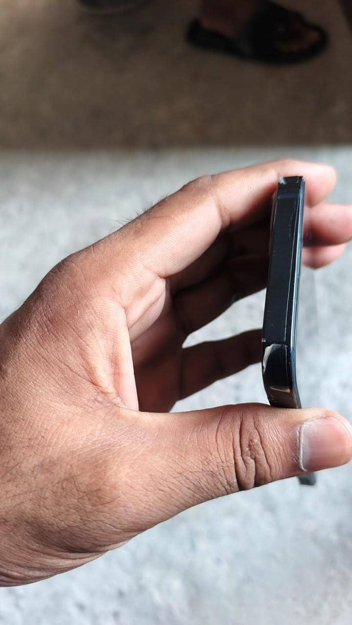 Apple iPhone 13 5