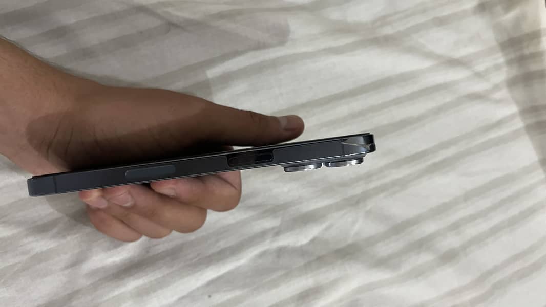 Apple iPhone 13 Pro 2