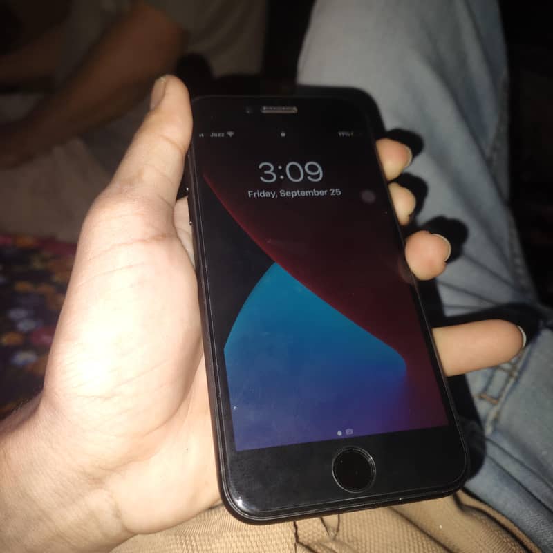Apple iPhone 7 1