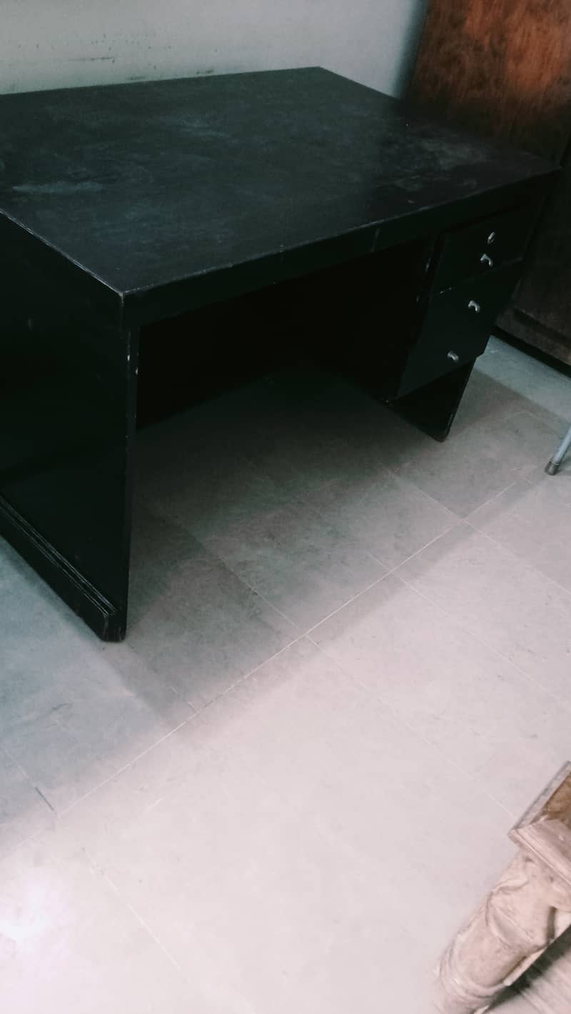 Good Quality office Table 1