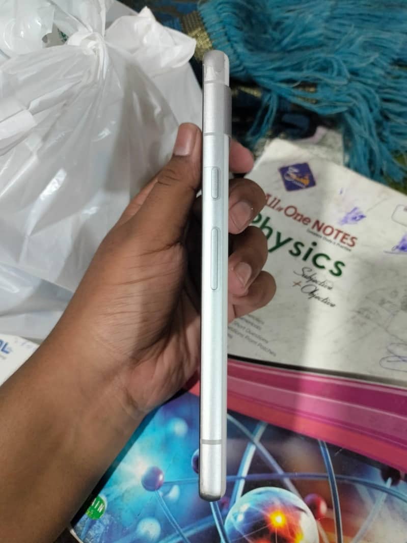 Google Pixel 7a 1