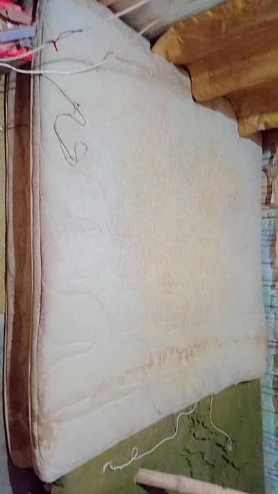 Spring mattress for sell saf suthri condition ma ha