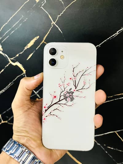 Apple iPhone 12