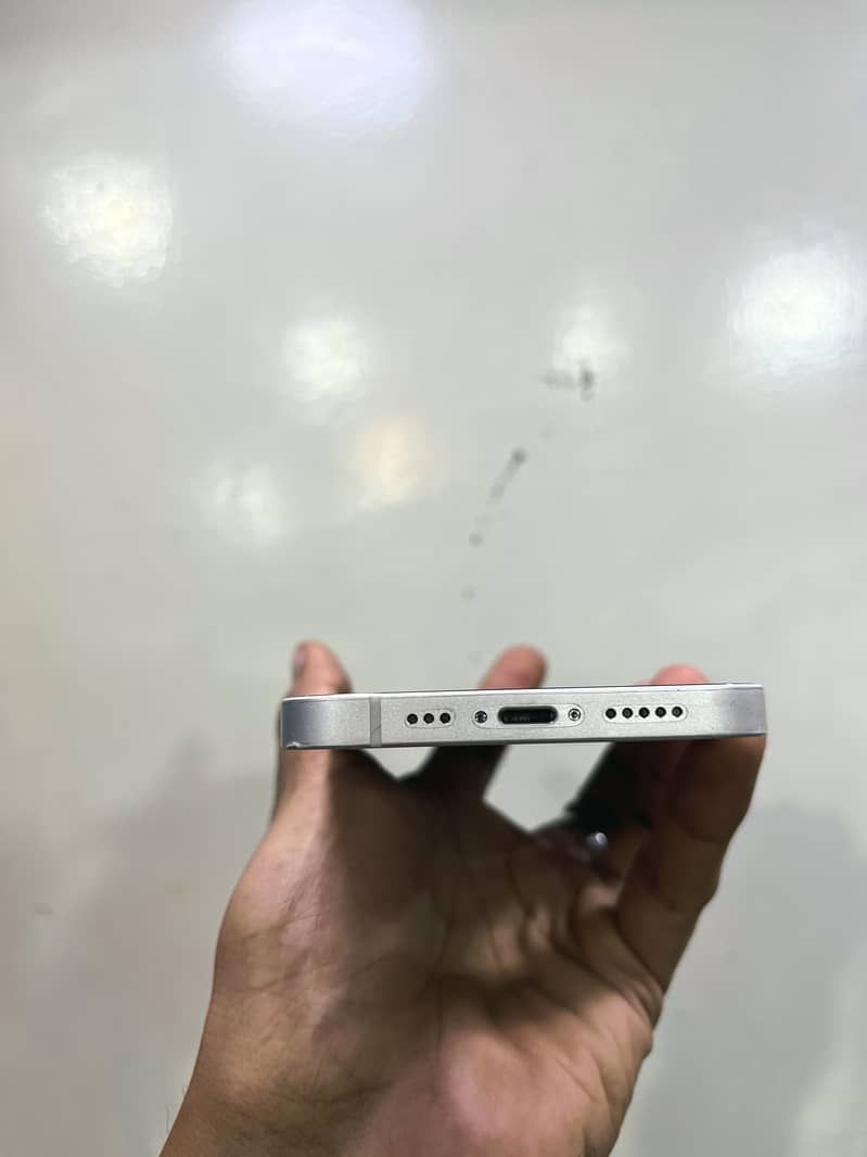 Apple iPhone 12 1