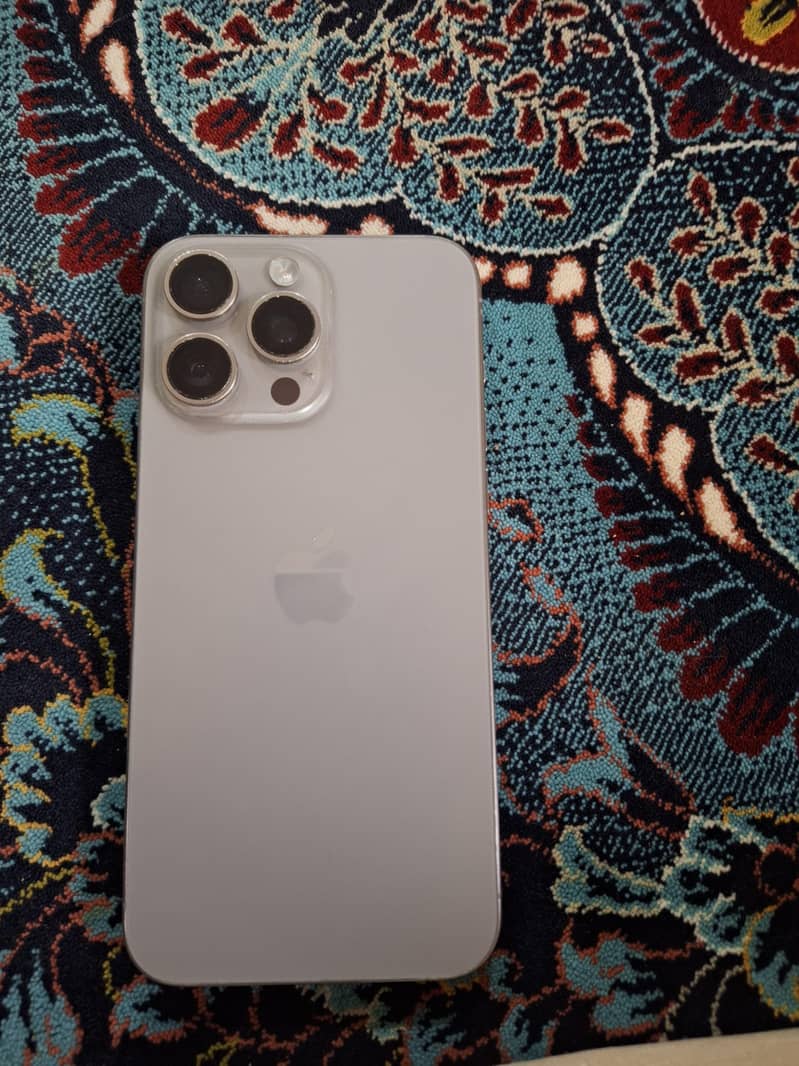 Apple iPhone 15 Pro Max 1