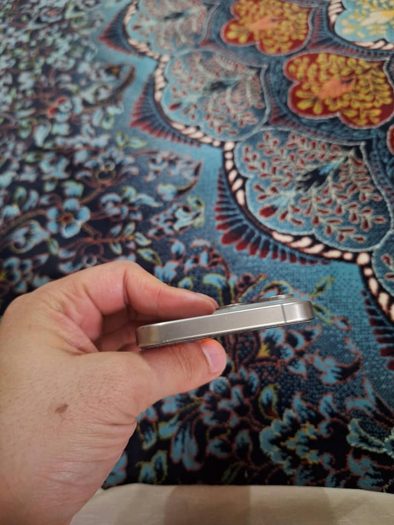 Apple iPhone 15 Pro Max 5