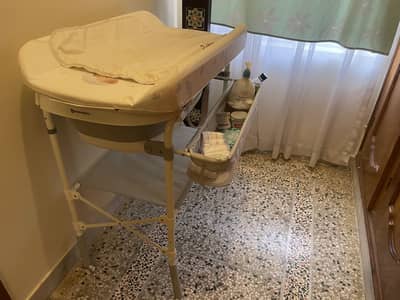 Bath Tub and changing station