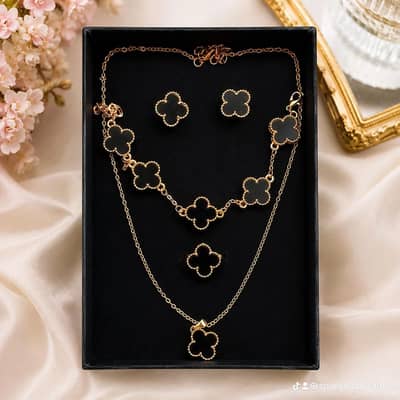 Trendy Clover Stainless Steel Jewellery Complete Set
