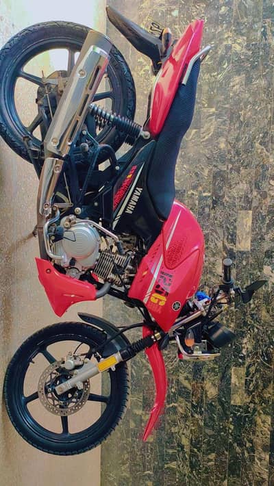 YAMAHA YBR G 125 RED