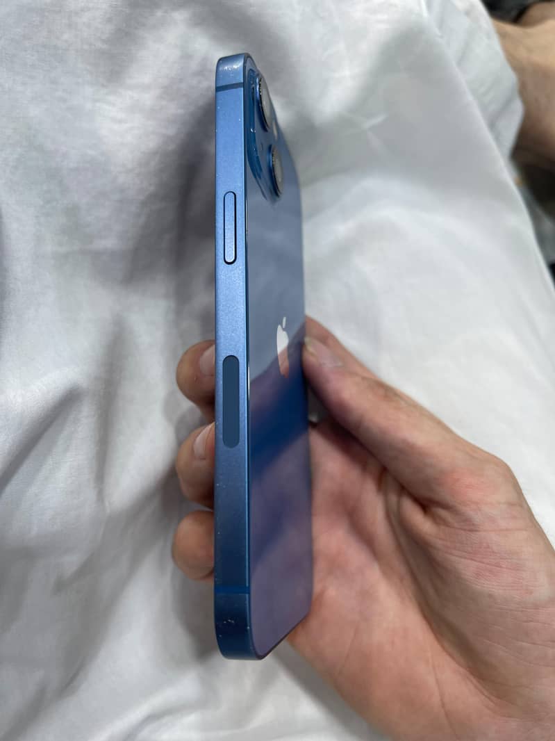 Apple iPhone 13 4