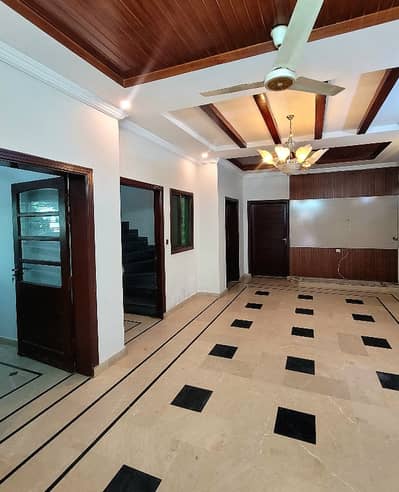 10 Marla House Available For Rent In Bahria Town Phase 5
