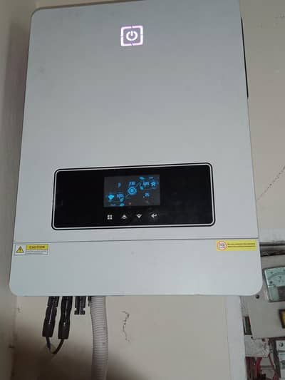 Max Power Victor Max 8.2KW Hybrid Inverter 6 Months Used.