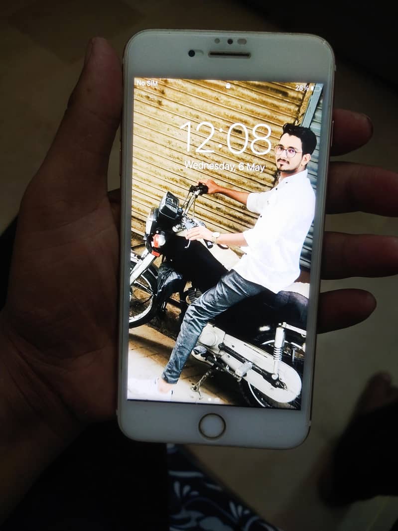 Apple iPhone 7 Plus 0