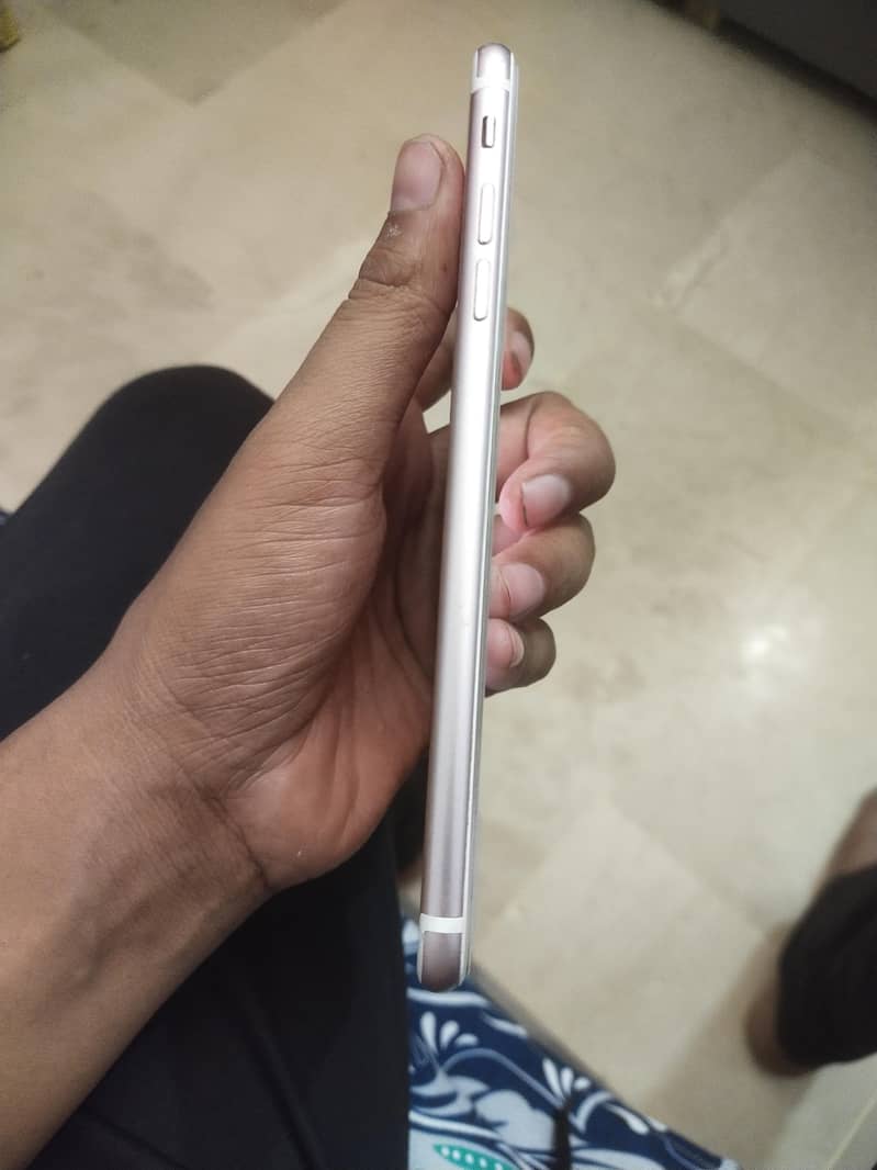 Apple iPhone 7 Plus 1