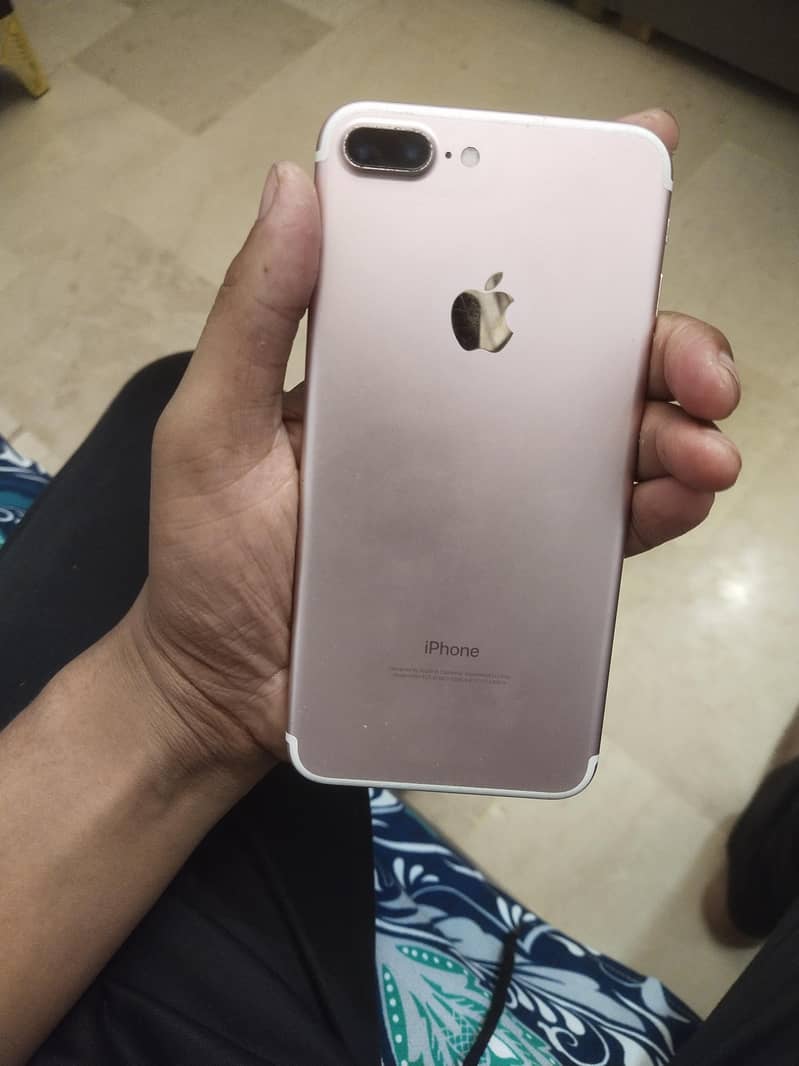Apple iPhone 7 Plus 4