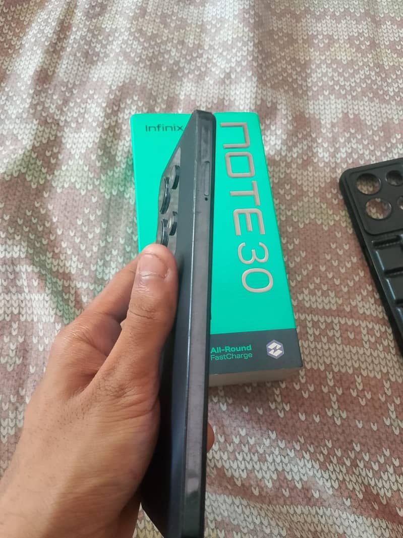 Infinix Note 30 4