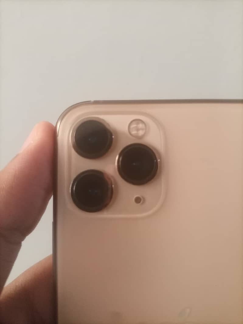 Apple iPhone 11 Pro 3