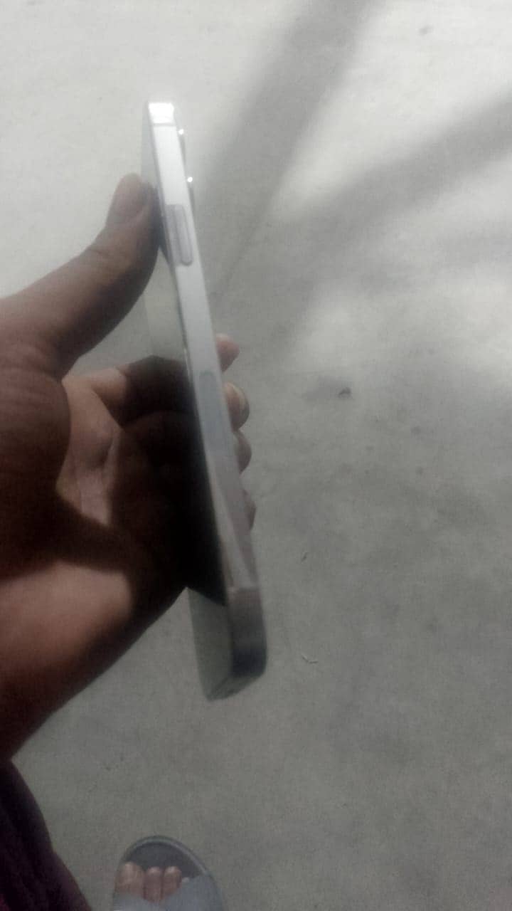 Apple iPhone 12 Pro Max 3