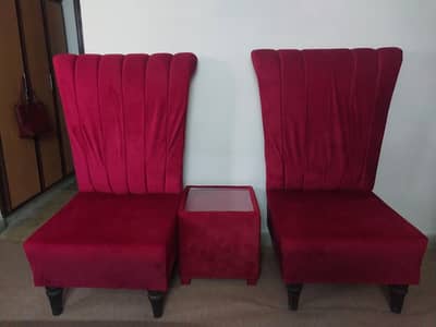 Set of Red 2 Velvet Lounge Chairs + Side Table
