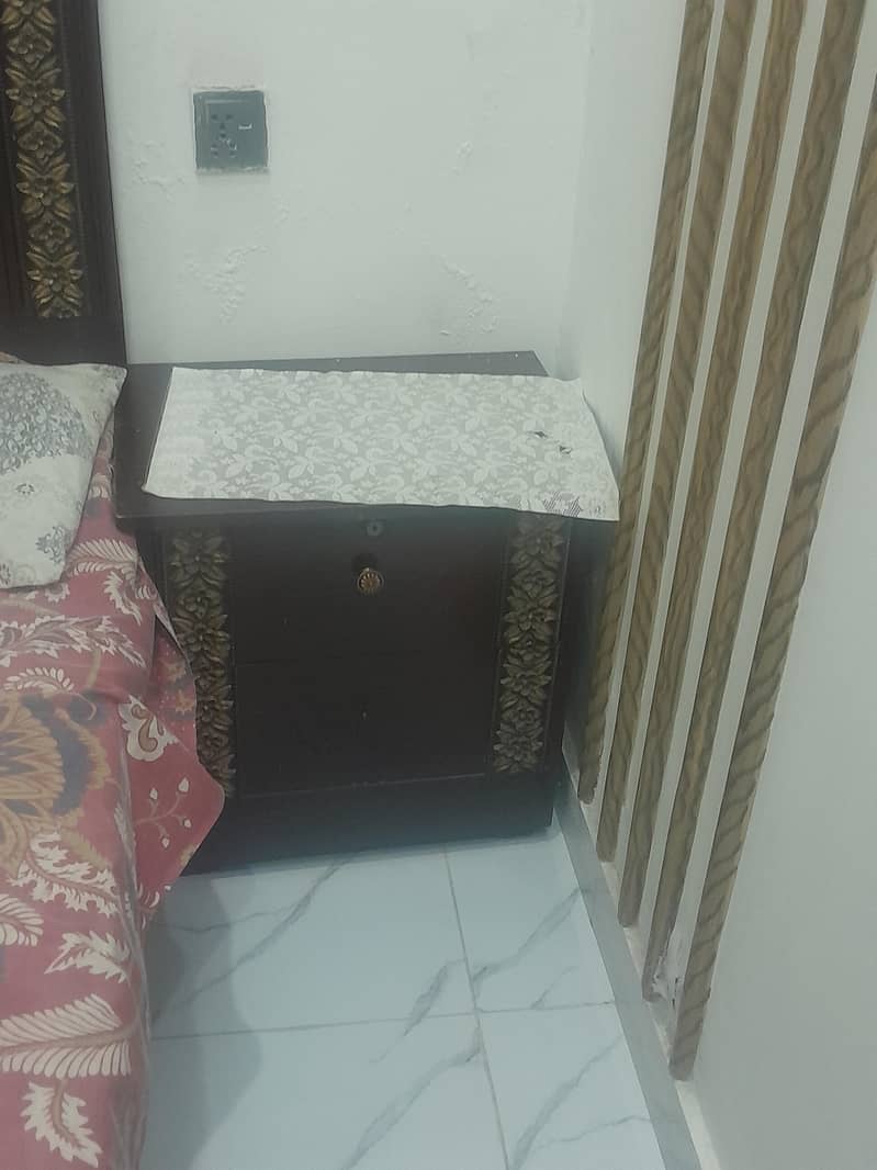 used bed and dressing 3