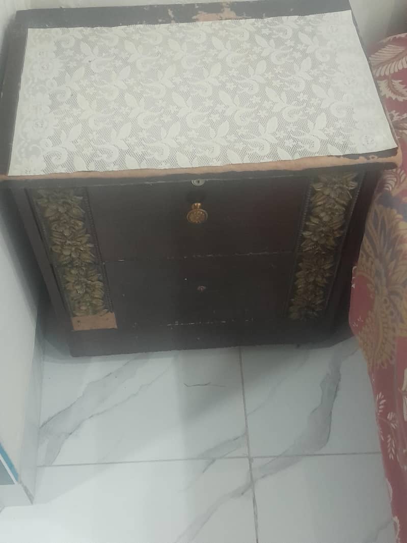 used bed and dressing 4