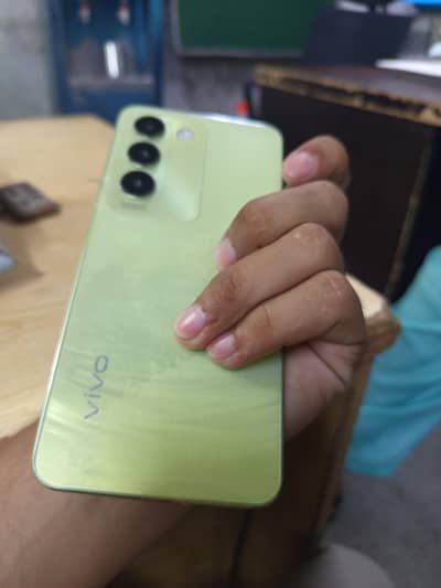 Vivo Y100