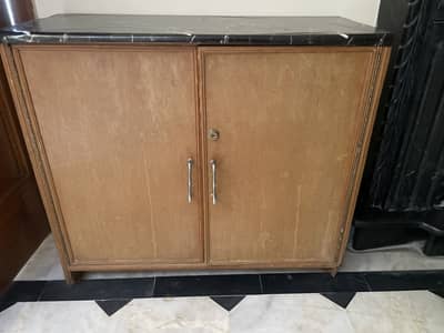 Shoe cabinet