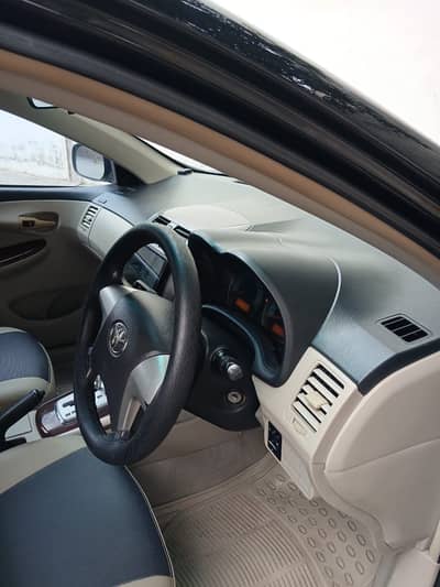 Toyota Corolla Altis 2013