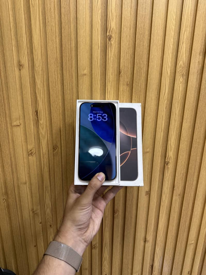 Apple iPhone 16 Pro 1