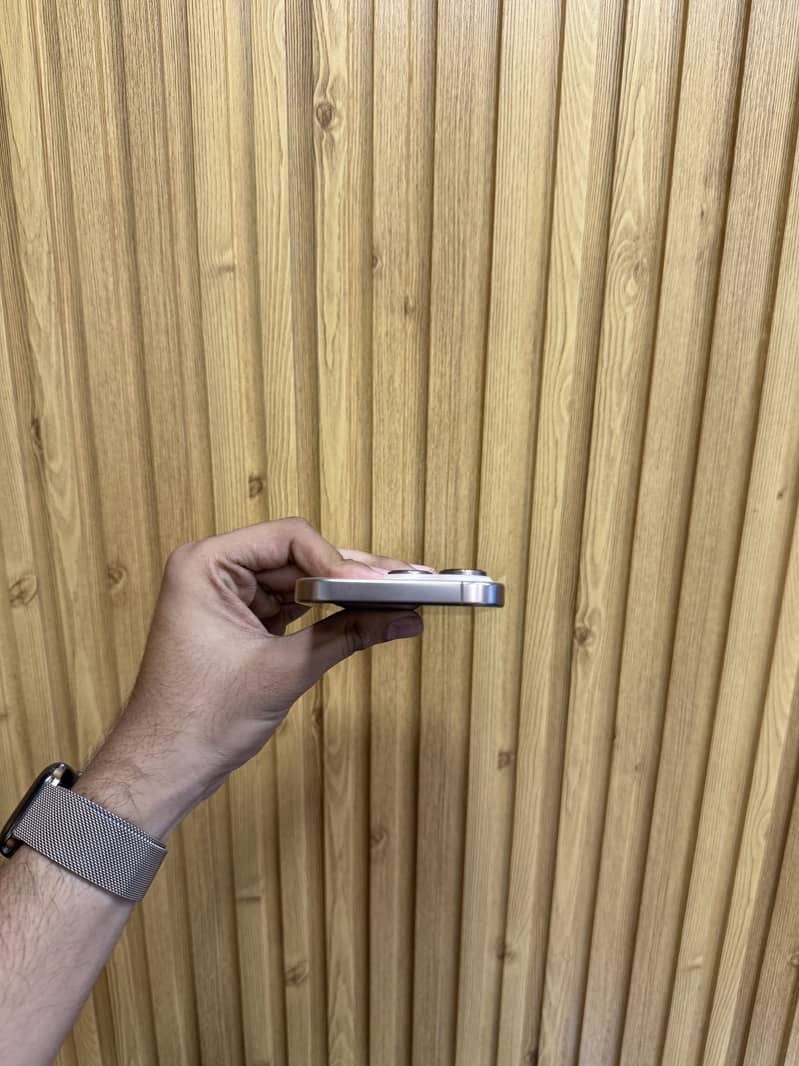 Apple iPhone 16 Pro 5