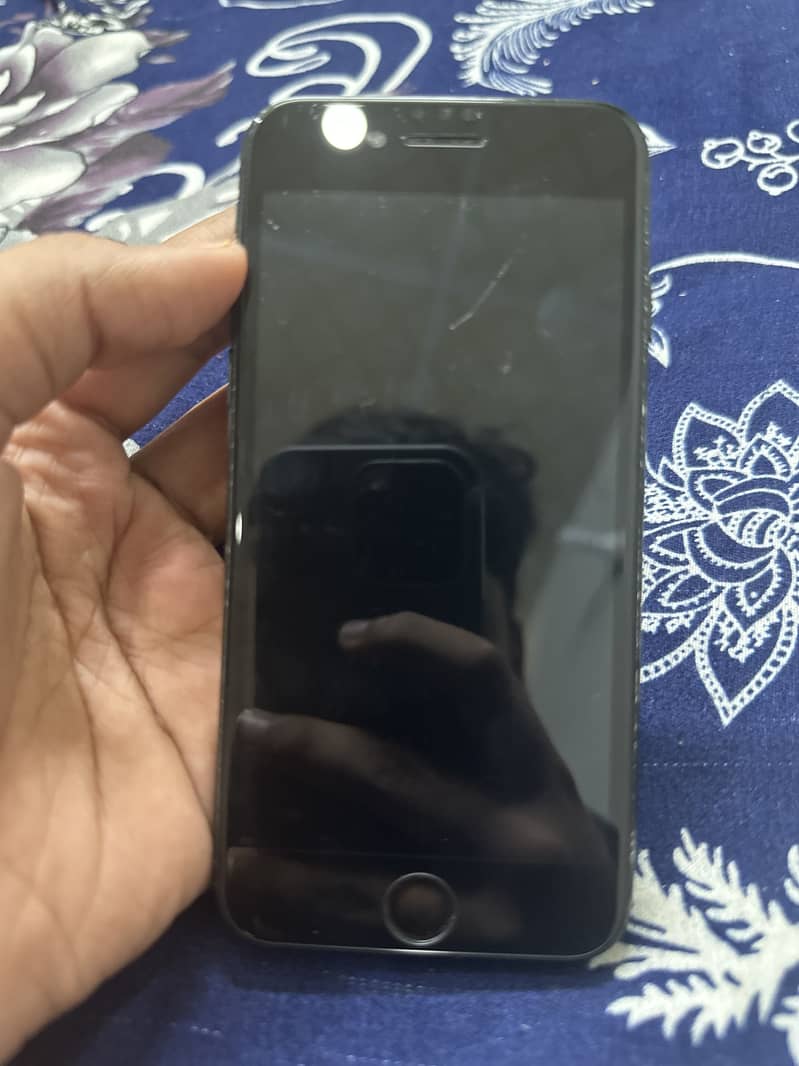 Apple iPhone 7 1