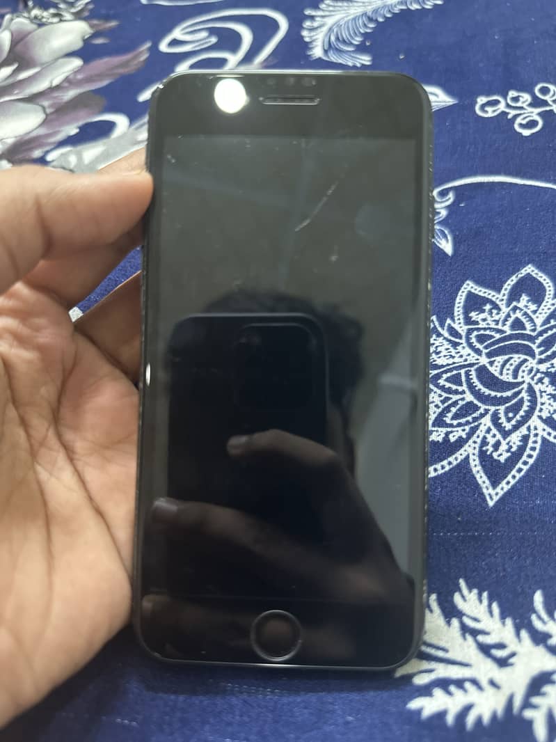 Apple iPhone 7 2