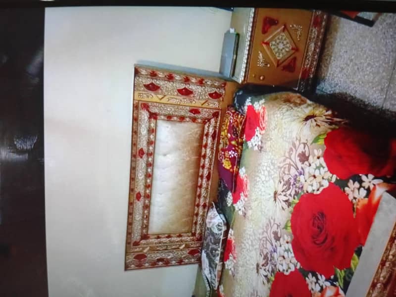 Double bed with dressing table side tables. 0