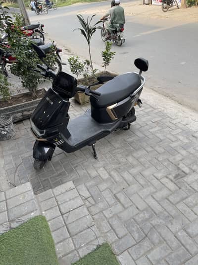 Revoo electric bike fore sale