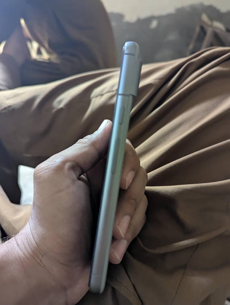 Google Pixel 8 2