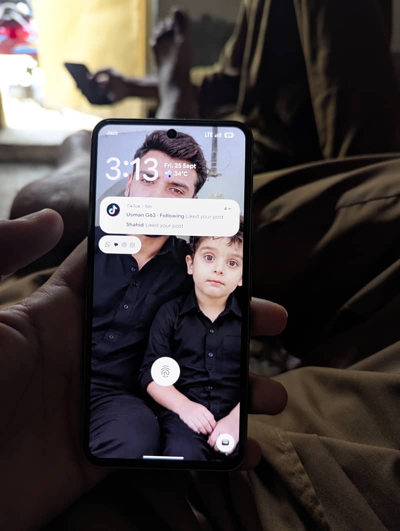 Google Pixel 8 5
