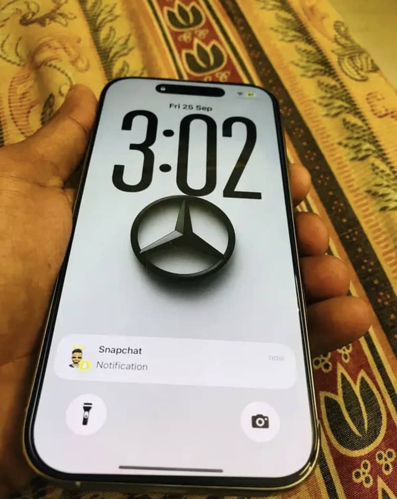 Apple iPhone 16 Pro 2
