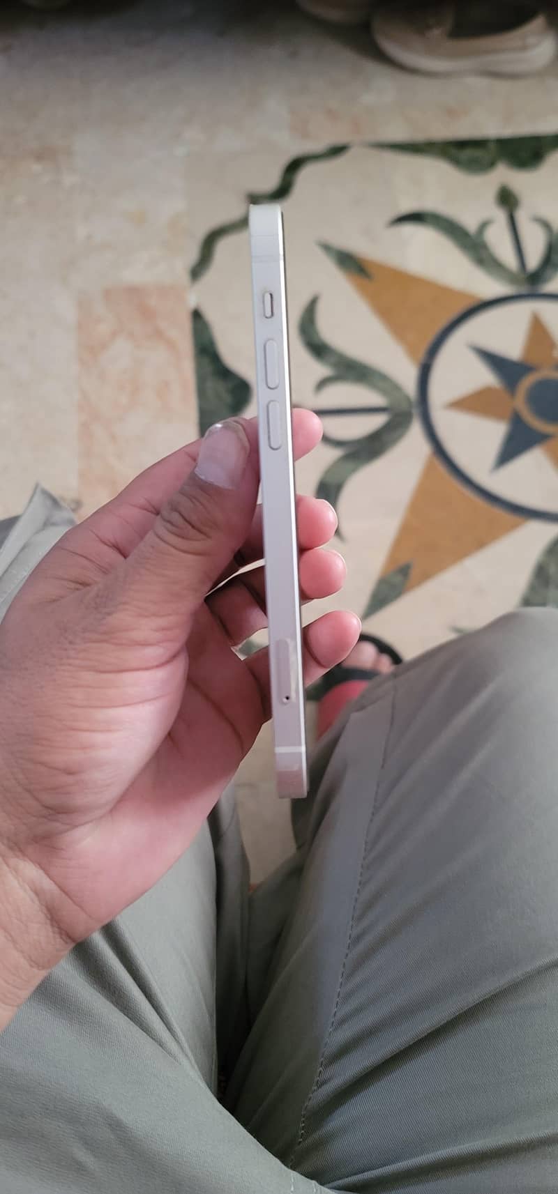 Apple iPhone 12 1