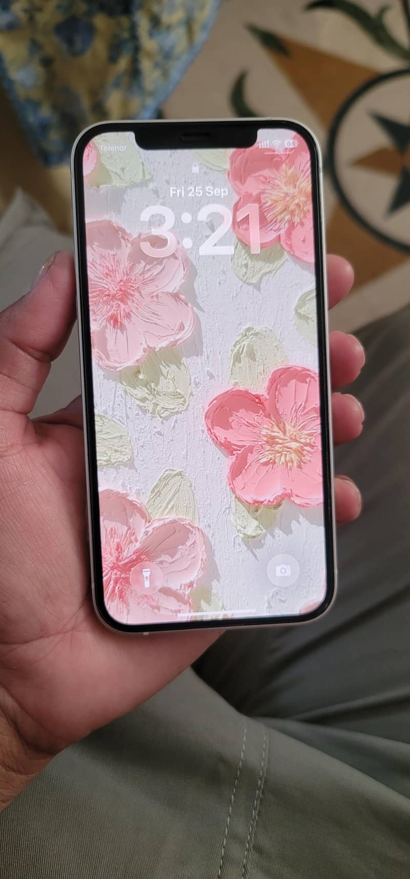 Apple iPhone 12 4