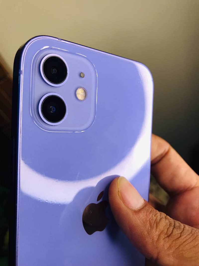 Apple iPhone 12 3