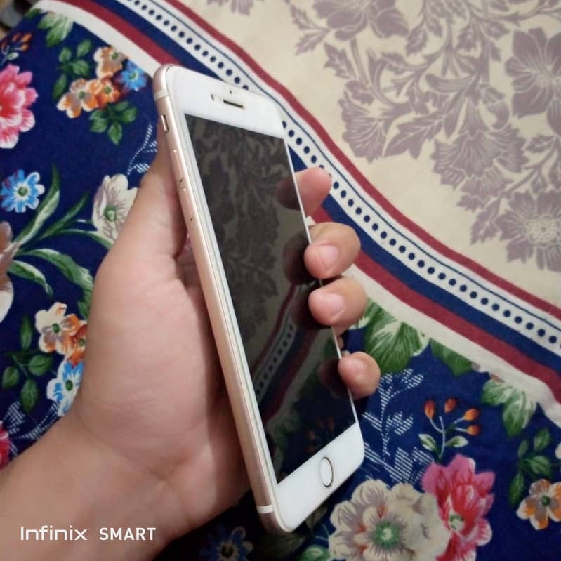 Apple iPhone 7 Plus 2