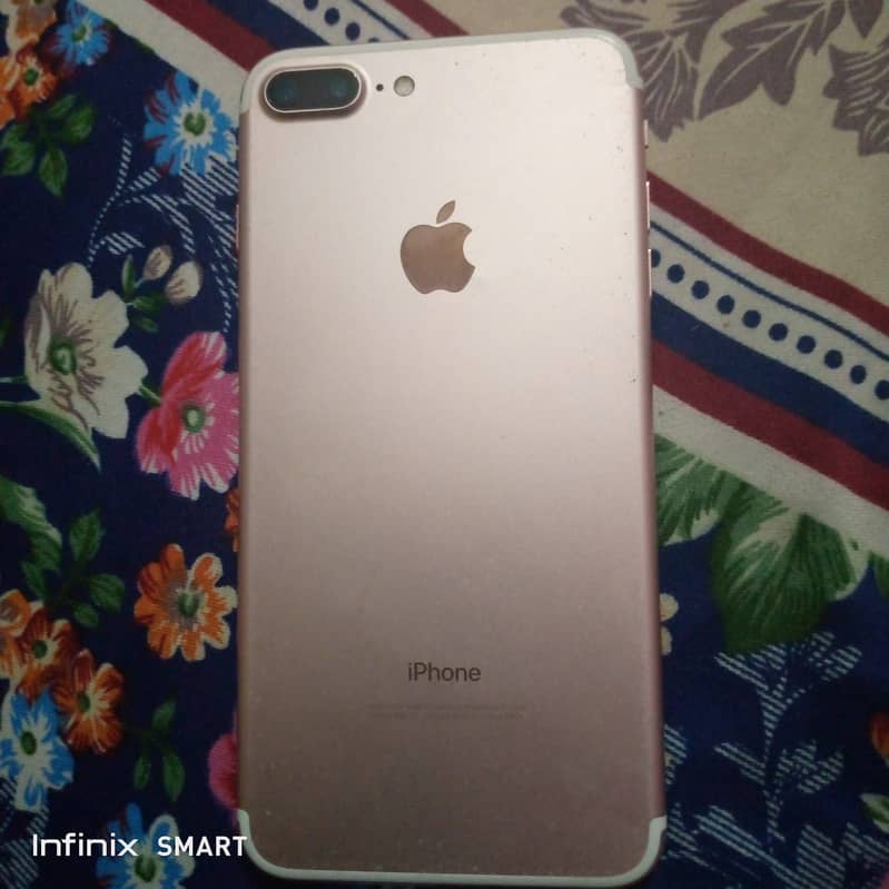 Apple iPhone 7 Plus 5