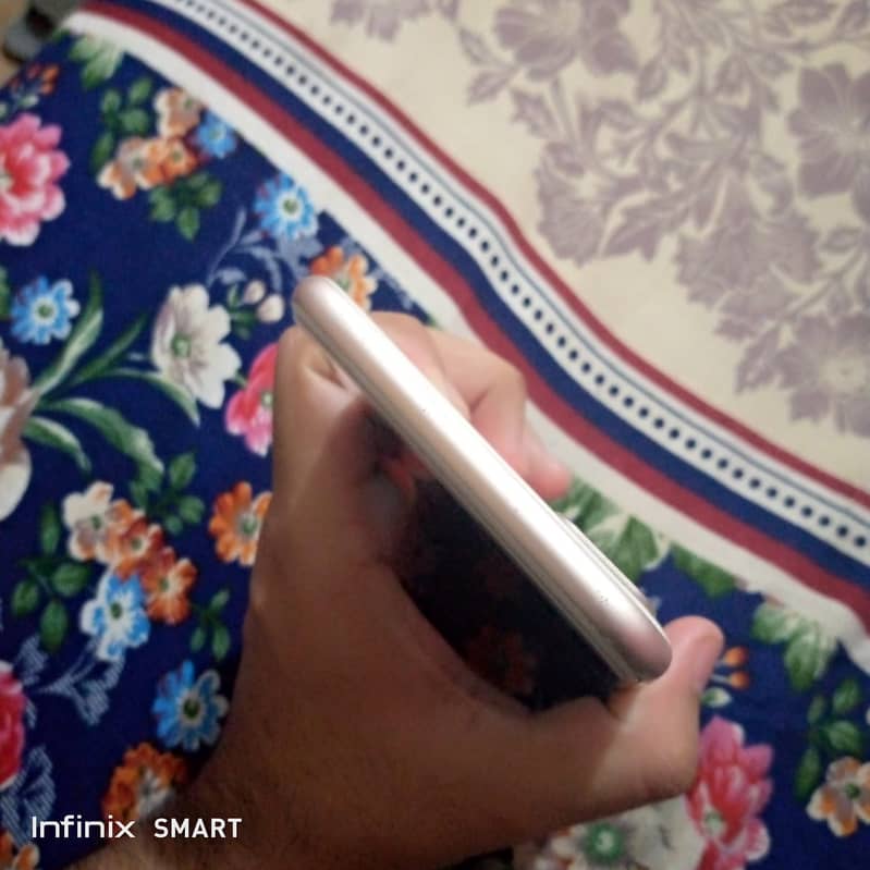 Apple iPhone 7 Plus 8