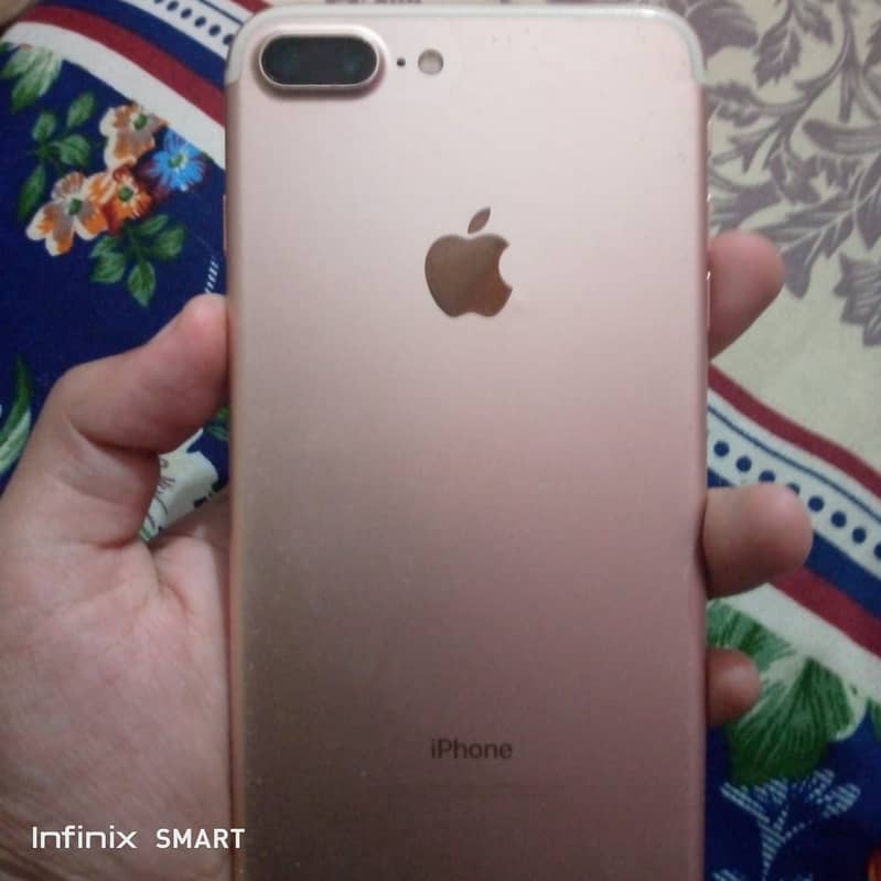 Apple iPhone 7 Plus 10