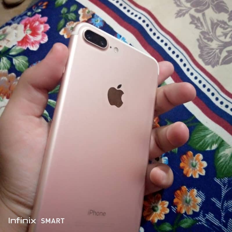 Apple iPhone 7 Plus 12